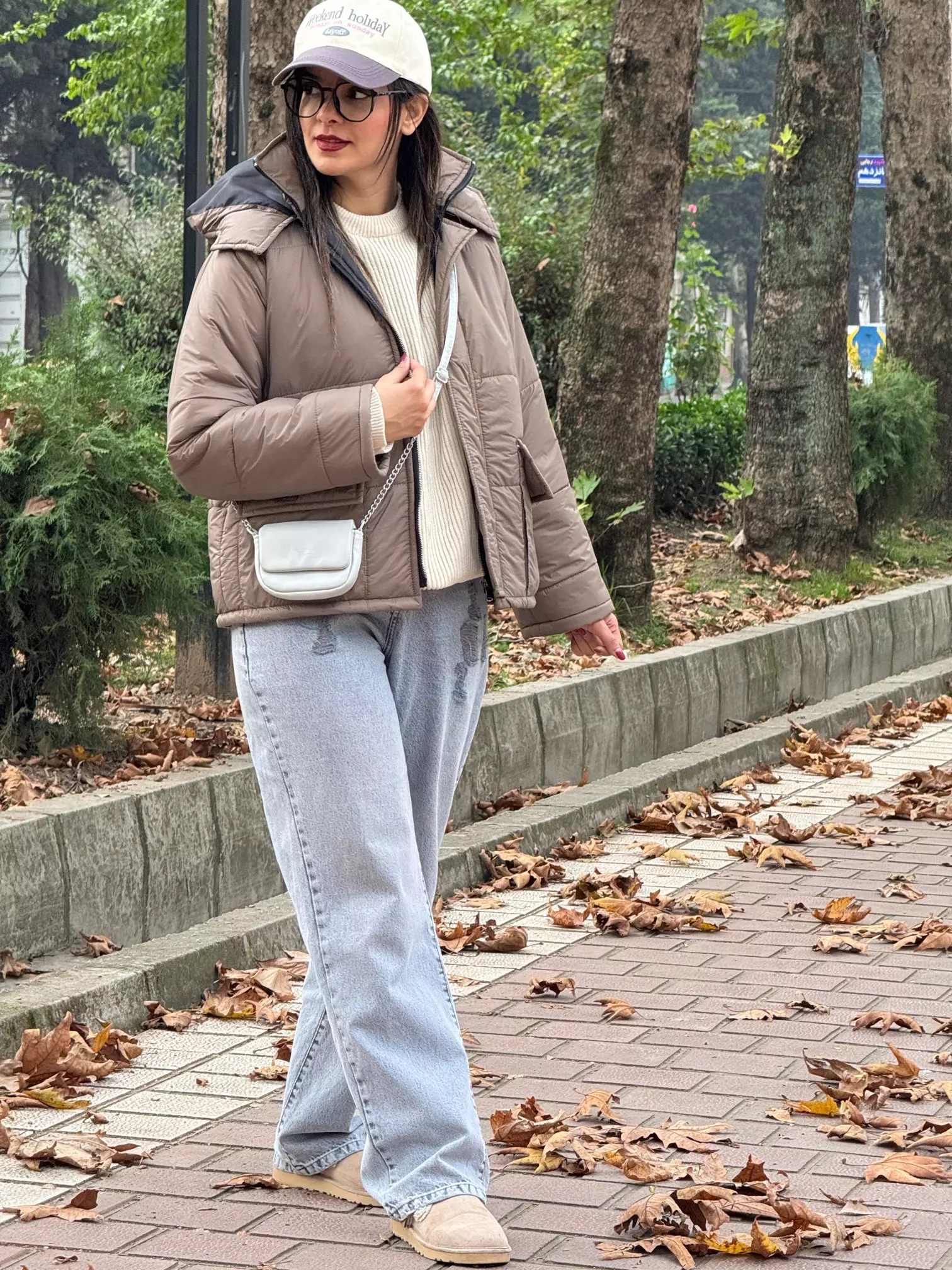 کاپشن کلاهدار کامیلا